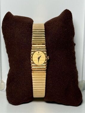 Vintage Seiko Quartz Gold Tone Integrated  Ribbed Bracelet Watch Dainty Dress